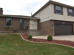 6125 Sunflower Dr, Matteson, IL 60443