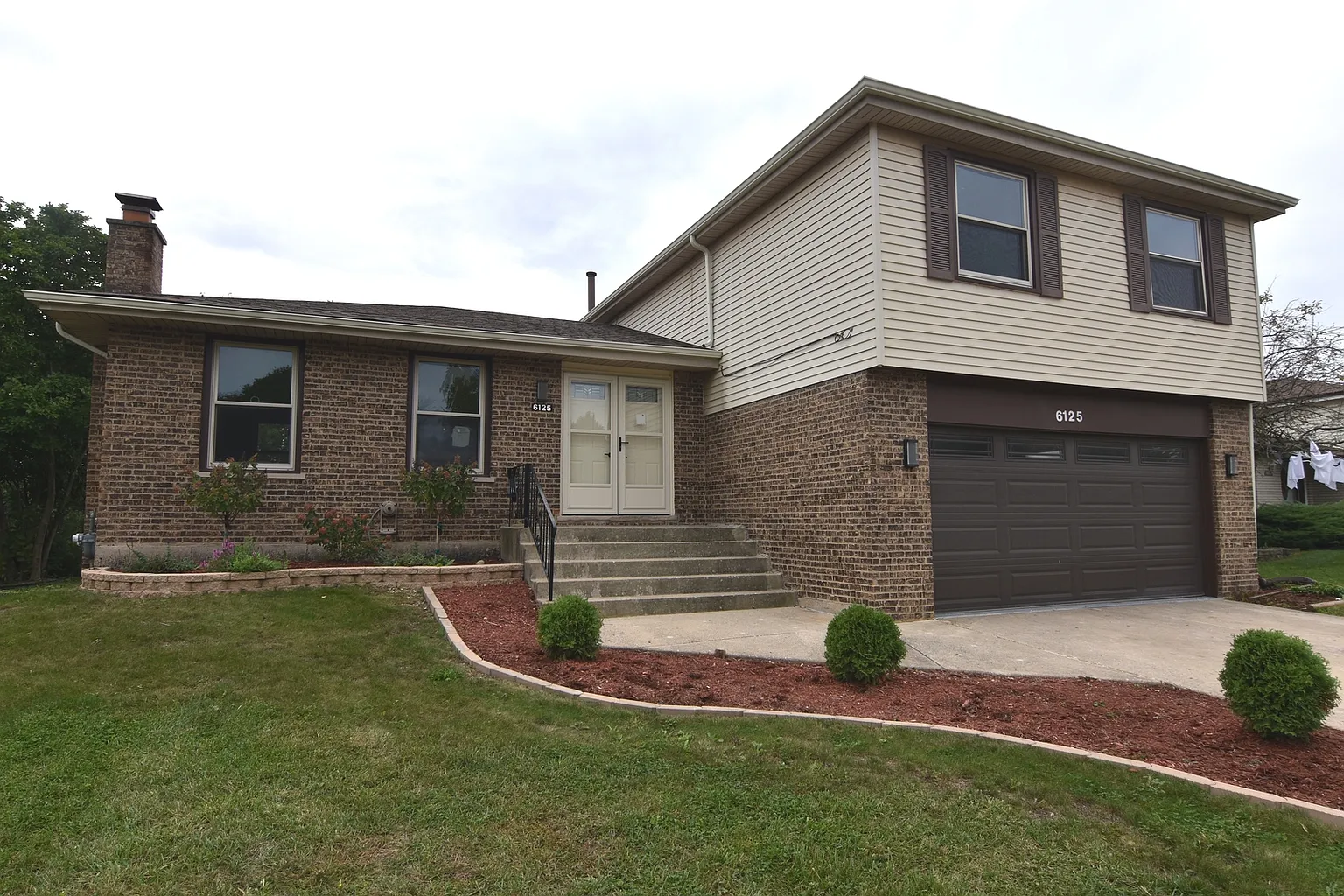 6125 Sunflower Dr photo 1