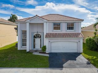 14020 Oak Ridge Dr, Davie, FL 33325