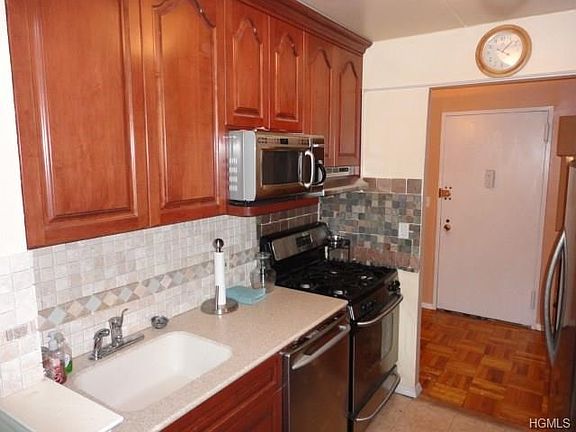 3rd image of 372 Central Park Ave APT 4R