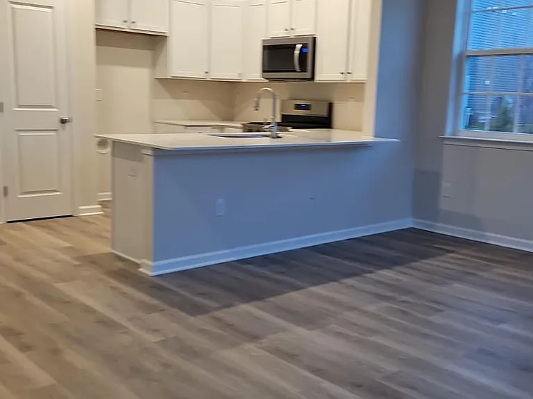 12 Eleanor Ln — Photo 11