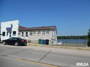104 S Main St, Albany, IL 61230