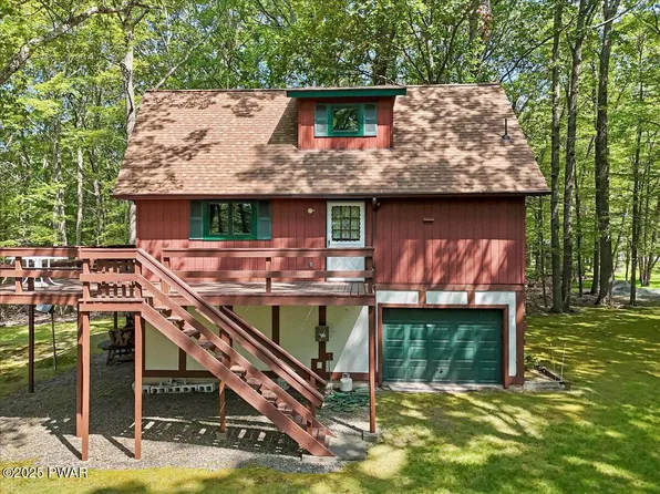 105 Acorn Ln, Greentown, PA 18426