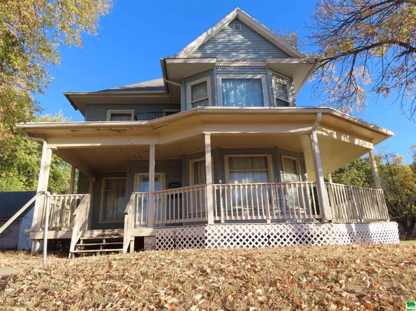 1201 W 4th St, Sioux City, IA 51103