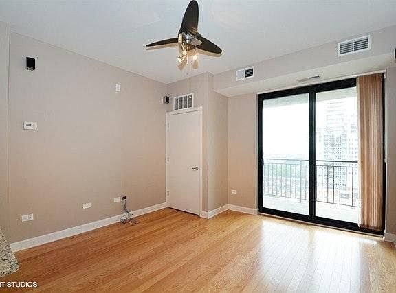4th image of 451 W Huron St Unit 1410