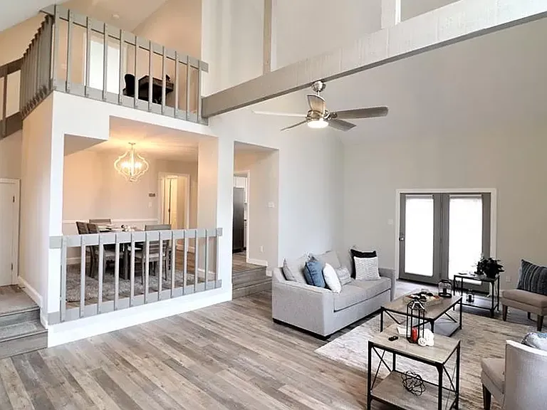 5733 Waterwood Dr — Photo 2
