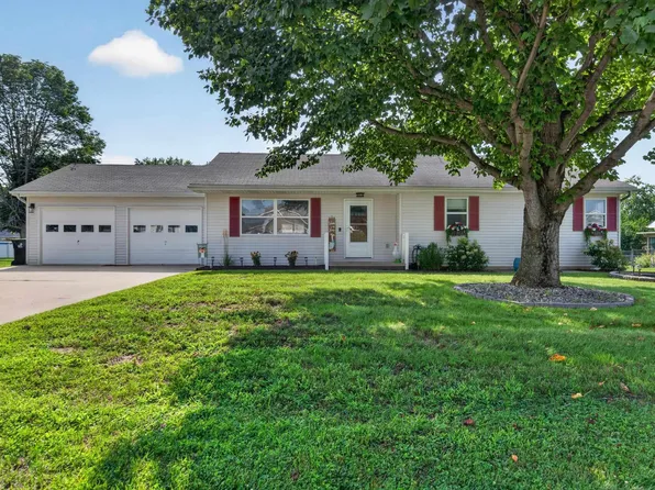 205 Georgian Ln, Logansport, IN 46947