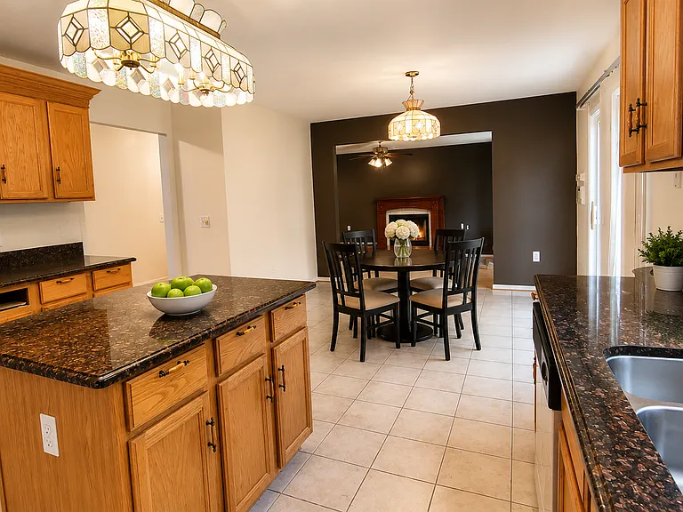 7622 Park Meadow Ln — Photo 6