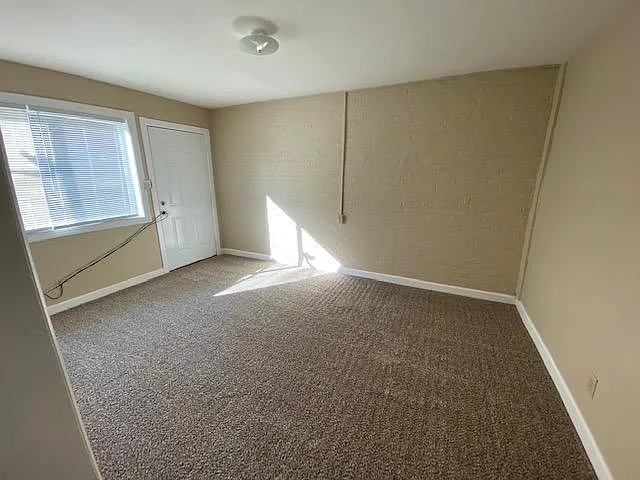 1095 Hutton St — Photo 7