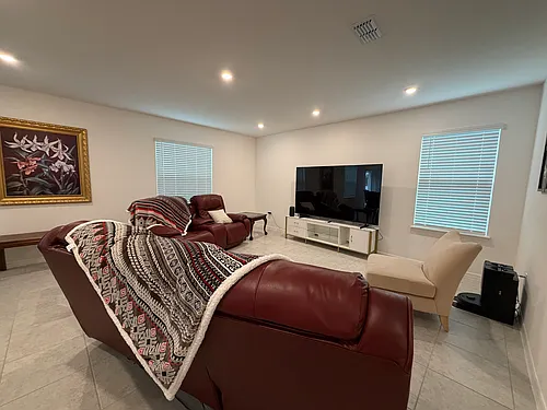 2090 Penn Dr Photo 1