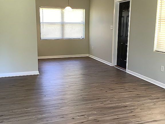 3rd image of 6296 Hutchinson Ave