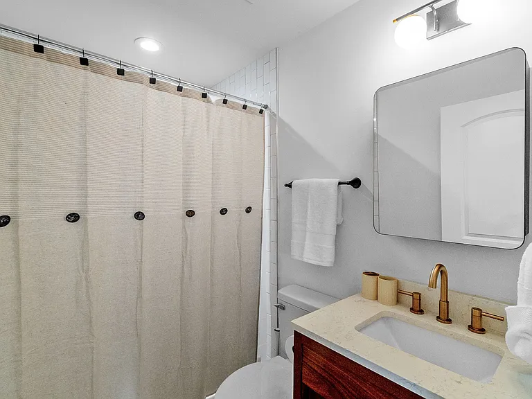 1330 Dean St — Photo 52