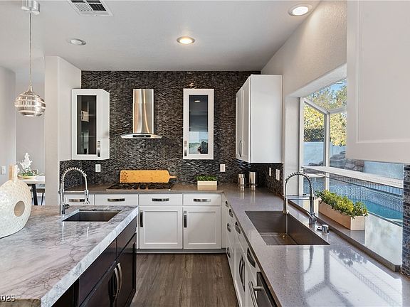 2nd image of 8132 Bay Harbor Dr