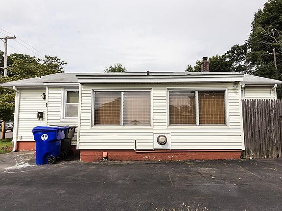 3rd image of 81 Emmett St