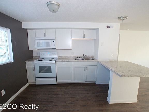 4th image of 309 Martha Ave APT C