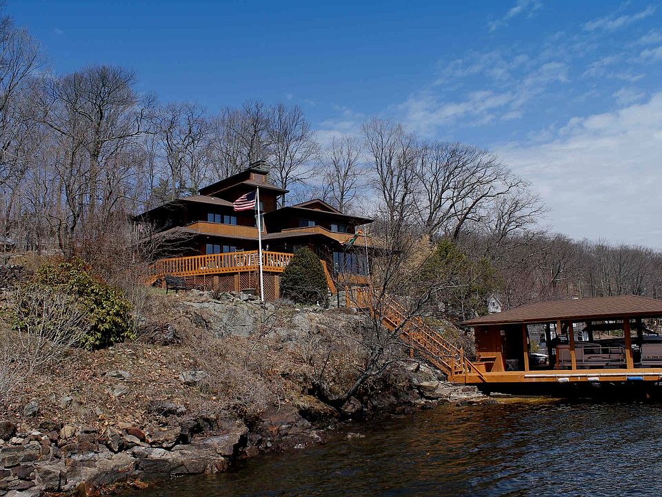 Lake front with boat house
