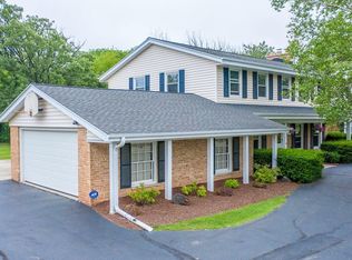 9400 N Fairway Dr, Bayside, WI 53217