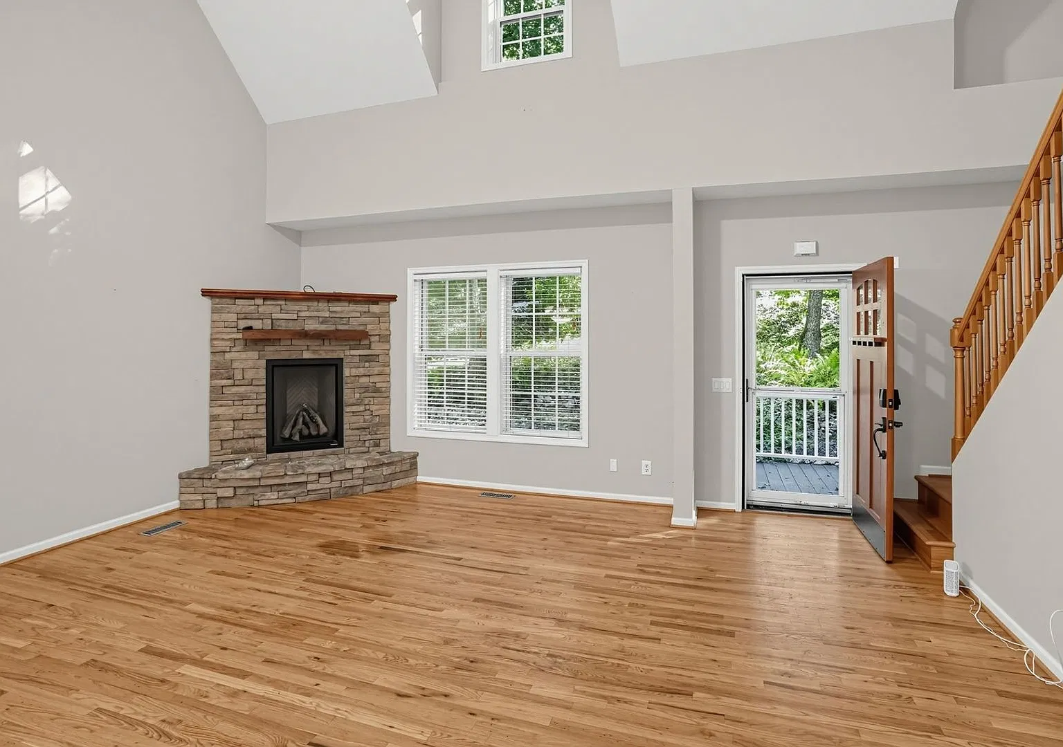 Charming 3BR Mountain Home in Fleetwood — Photo 1