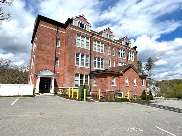 18 Eagle Nest #221, Clinton, MA 01510