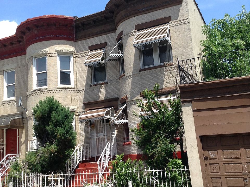 2nd image of 1445 Lincoln Pl