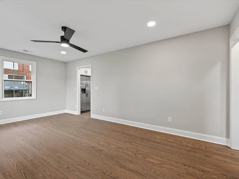 221 Clearview Dr — Photo 6
