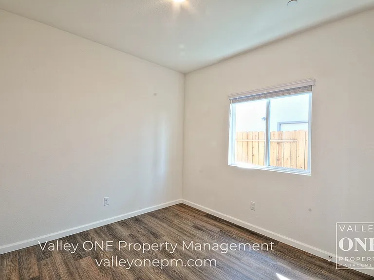 933 Tipton Ln — Photo 41