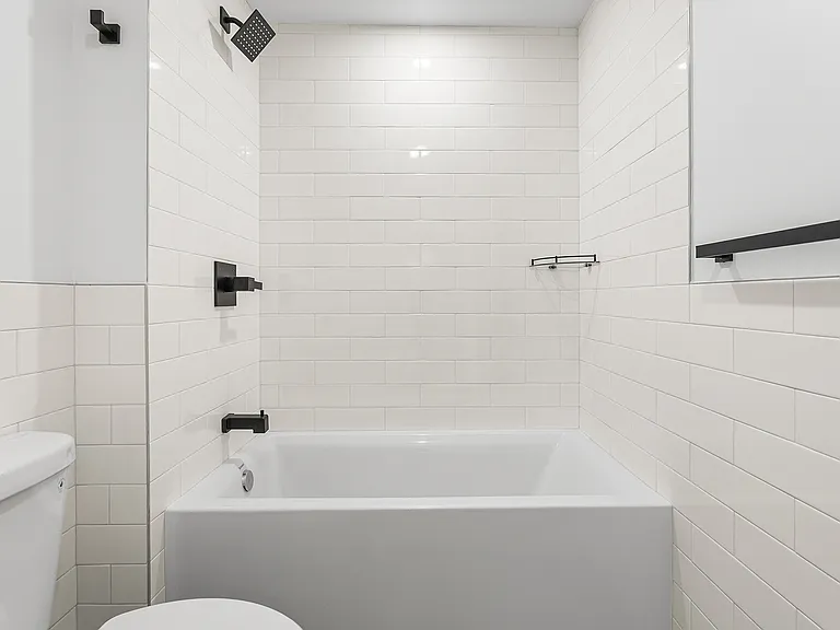 708 N 43rd St #4 — Photo 20