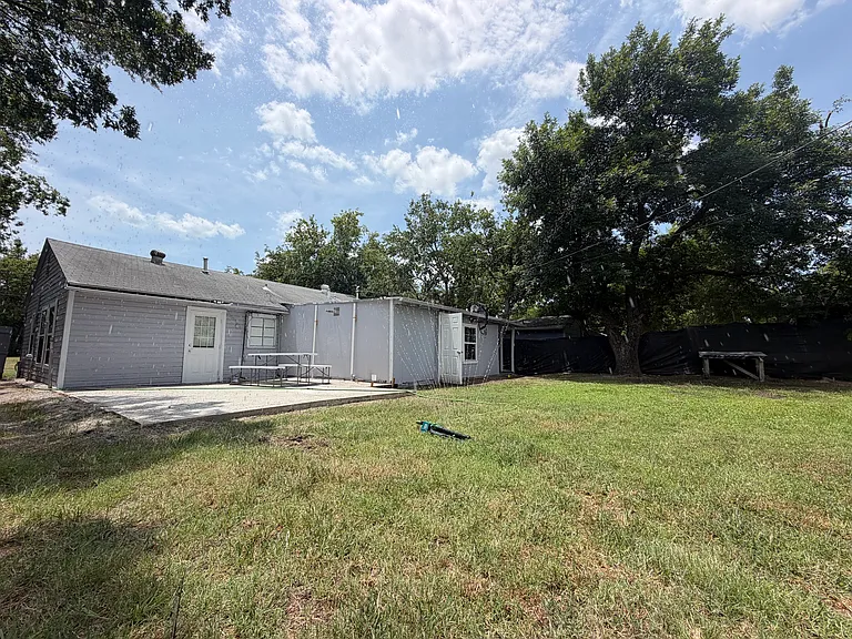 714 SW Dallas St — Photo 30