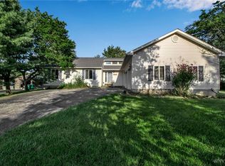 5055 Parker Rd, Hamburg, NY 14075