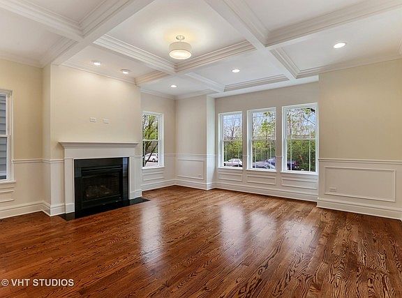 5th image of 3628 N Avondale Ave