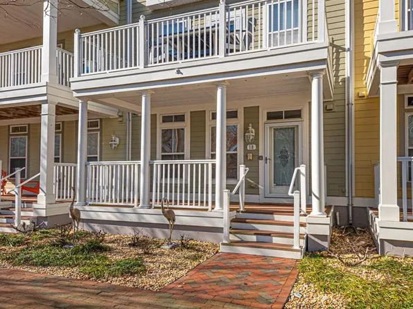 18 Canal Side Mews W, Ocean City, MD 21842