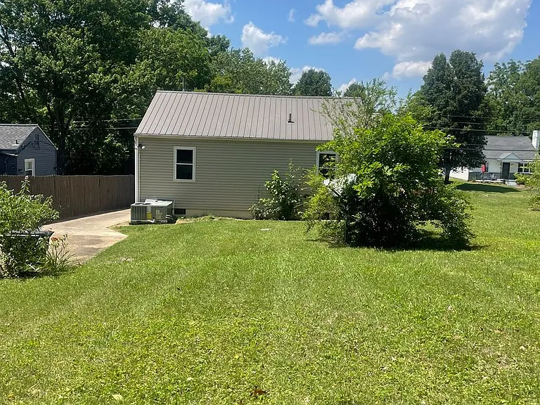 410 W Young High Pike — Photo 21
