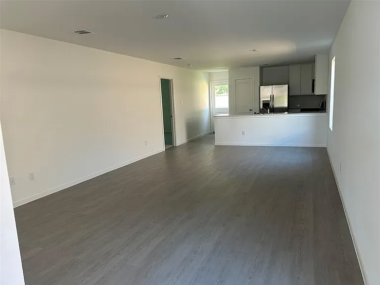 934 Capracotta Dr — Photo 4
