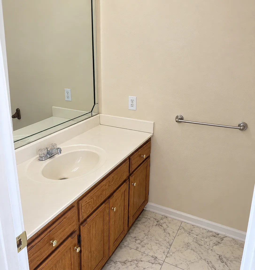 3 bed, 1297 sqft, $1,550 — Photo 4
