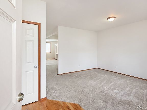 3rd image of 14905 87th Ave E