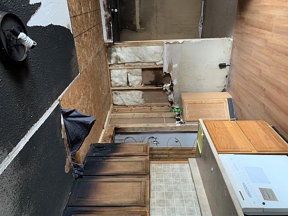 3rd image of 6333 Hill St