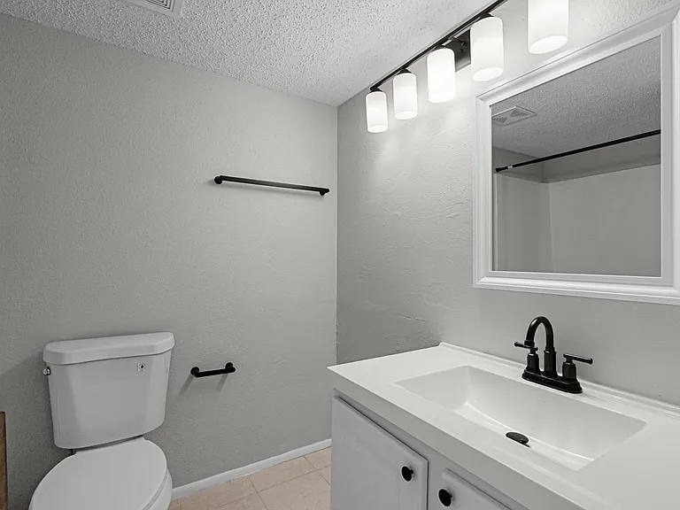 136 Blue Point Way — Photo 22