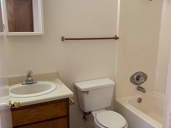 5th image of 569 N Elmwood Ave APT 20