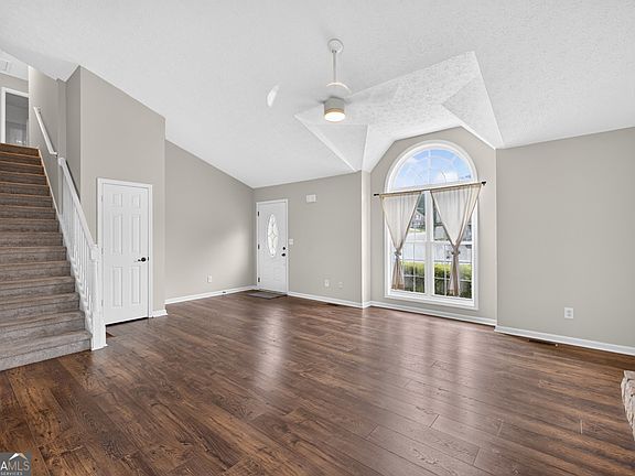 5th image of 424 Southern Hills Dr