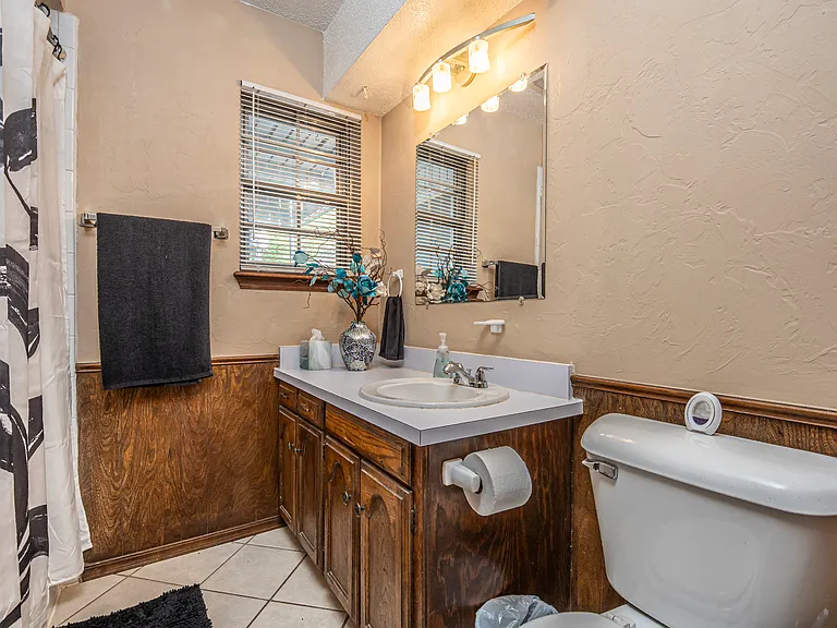 11307 N May Ave #D — Photo 17