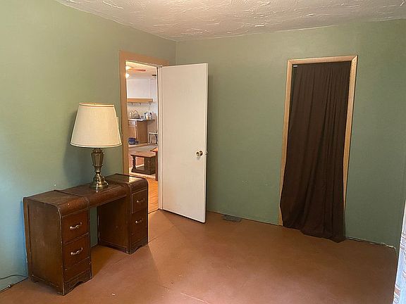 5th image of 330 Cove Rd