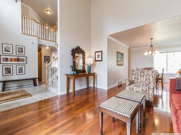 2nd image of 2601 E Tuxedo Cir