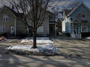 704 Raymond St, Elgin, IL 60120