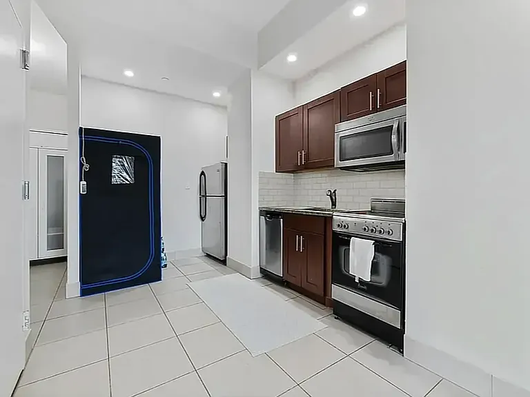 2147 2nd Ave #9A — Photo 9
