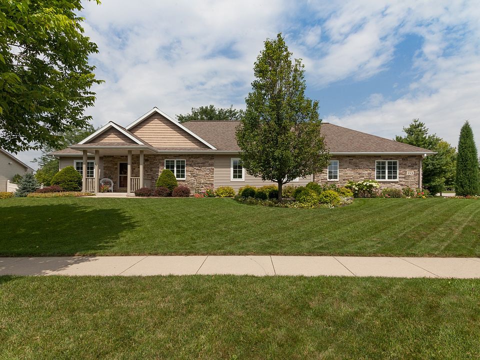 1st image of 155 Pinnacle Dr
