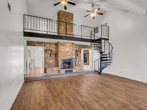 4th image of 22980 Jade St