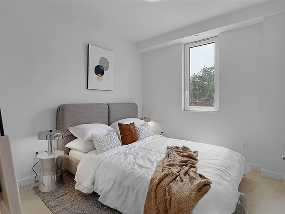 5th image of 280 Meeker Ave #611