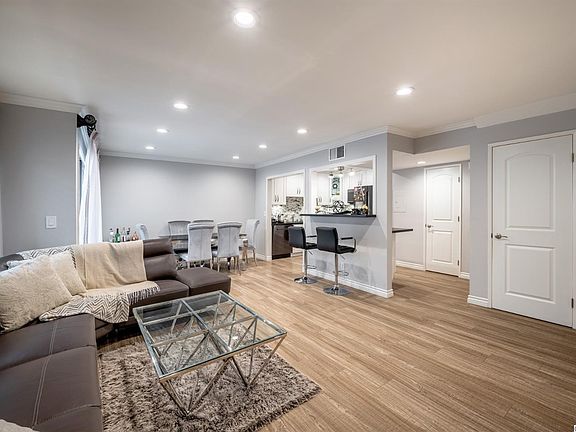 5th image of 10504 Sunland Blvd Unit 2