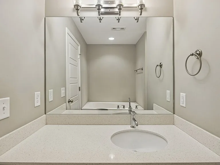 3219 Clemons Cir — Photo 24