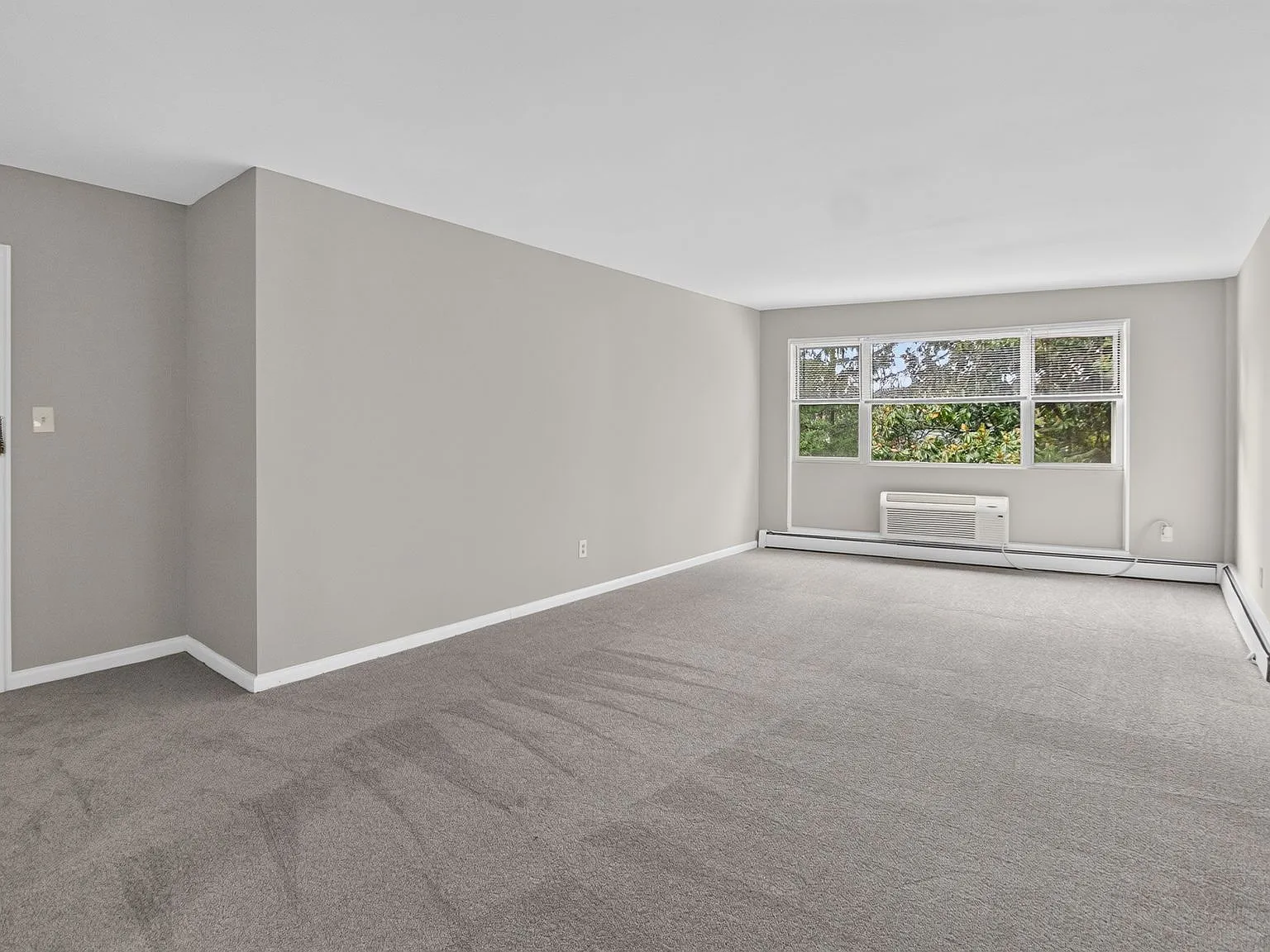 2 bed, $1,895 — Photo 3
